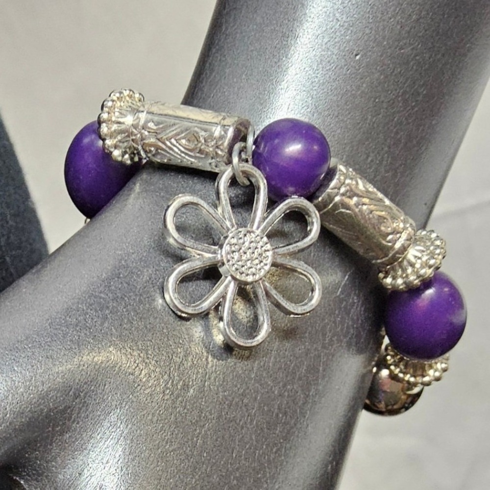 Unbranded Beaded Bracelet Womens‎ OS Purple Silver Flower Charm Boho Stretch